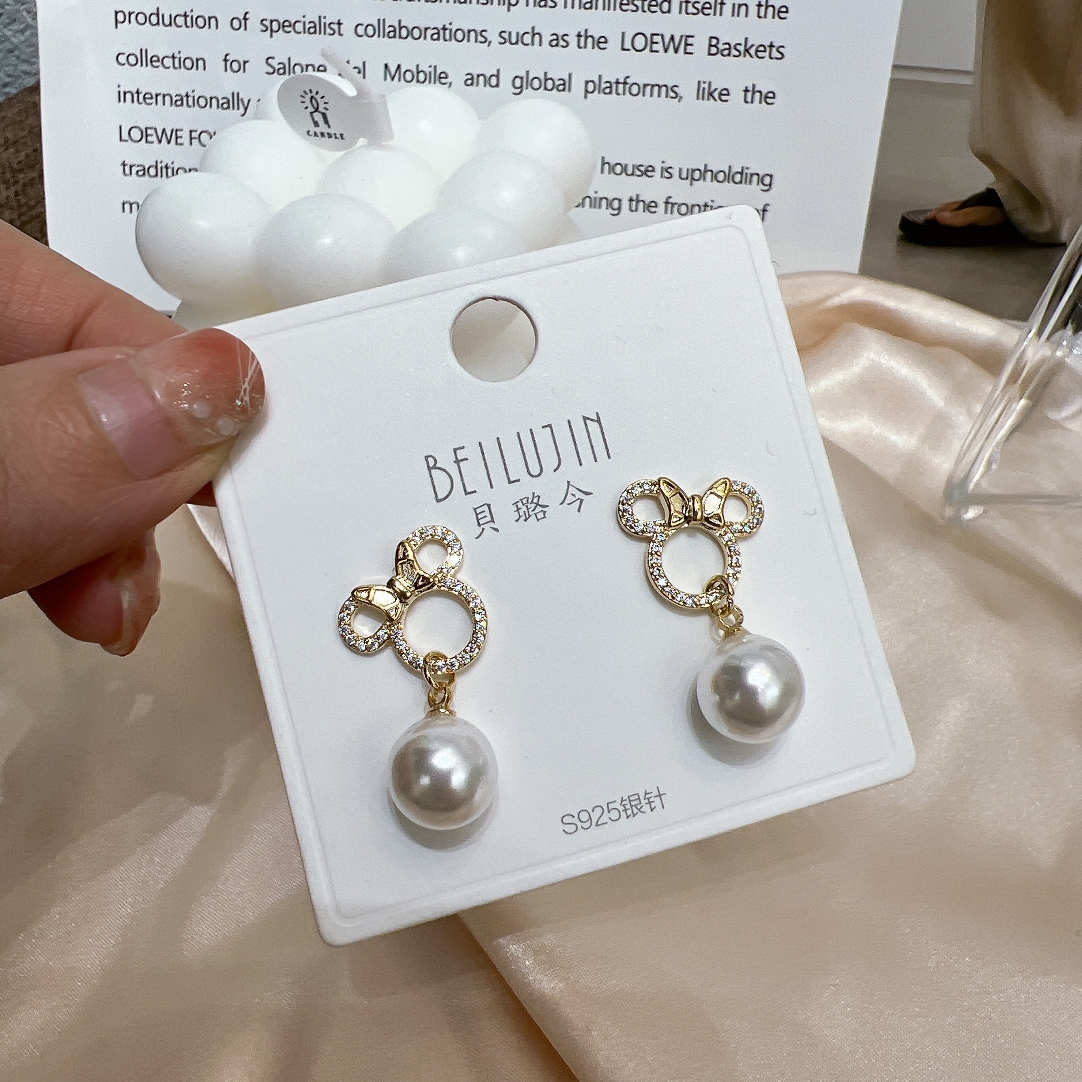 Real gold electroplated high-end pearl Mickey stud earrings, fashionable, sweet and gentle style earrings, s925 silver needle anti-allergy earrings wholesale