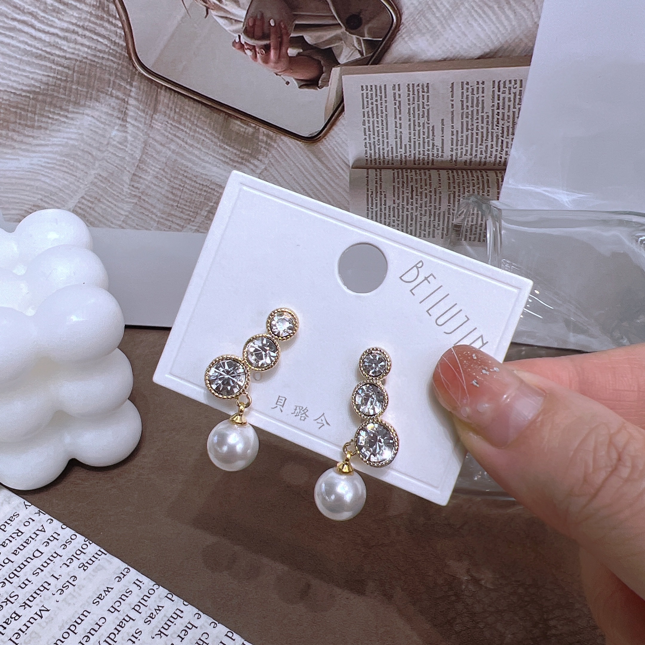 925 Silver Needle Douyin Popular Korean version pearl and diamond earrings, simple and elegant, high-end earrings wholesale