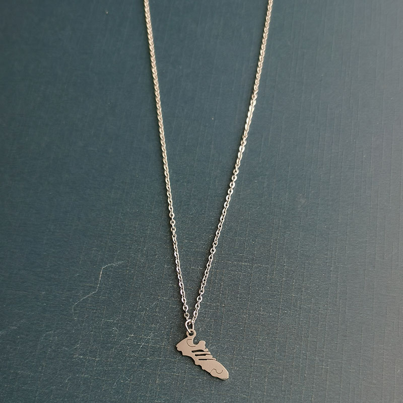 Men's necklace, hip-hop sneaker, trendy brand, non-fading pendant, niche design, stainless steel necklace Specification image
