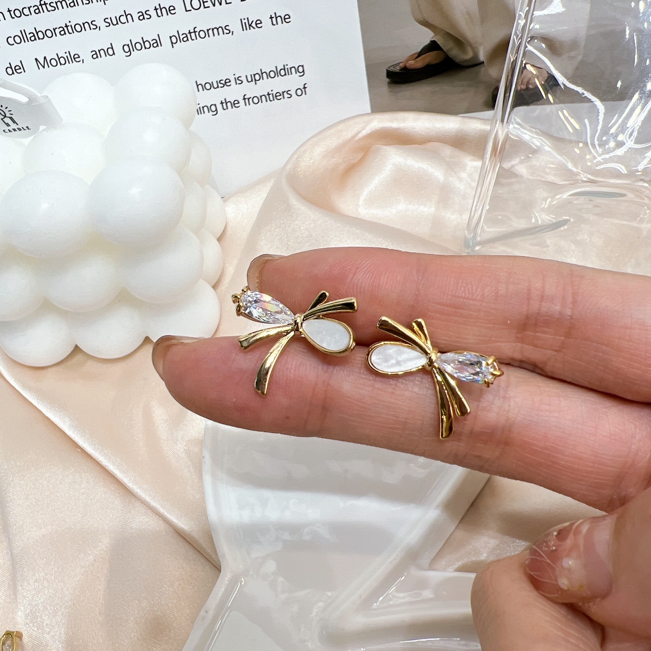 s925 Silver needle French niche design sense Zircon bow stud earrings sweet and elegant women's real gold electroplated earrings Item Picture