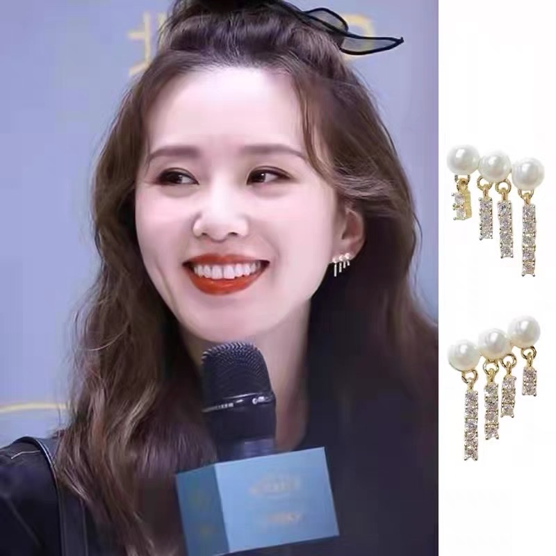 Wholesale of the 2022 new style of trendy, niche, light luxury and high-end earrings featuring the same silver needle, water diamond and pearl earrings as Liu Shishi Application Scenario