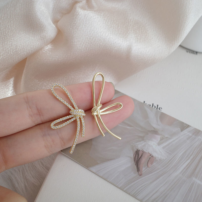 "21 Summer Flower 925 Silver Needle Stud Earrings for Women 2022 New Style Earrings, elegant and high-end, with a niche design sense.