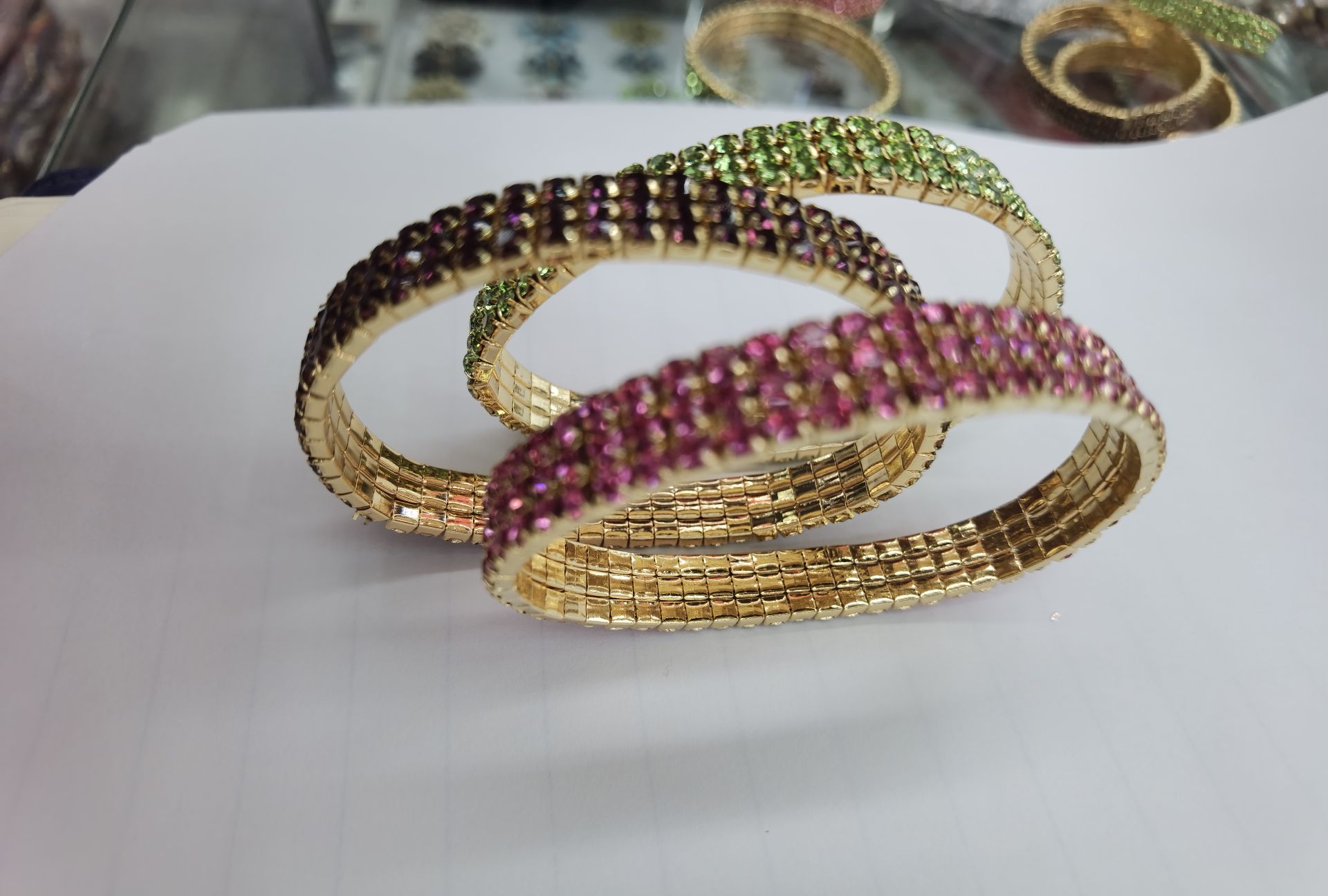 وتحفر السوار اليدوي، مثقاب الماء التشيكي المتعدد الفتحات في سلسلة الانفجارات Item Picture