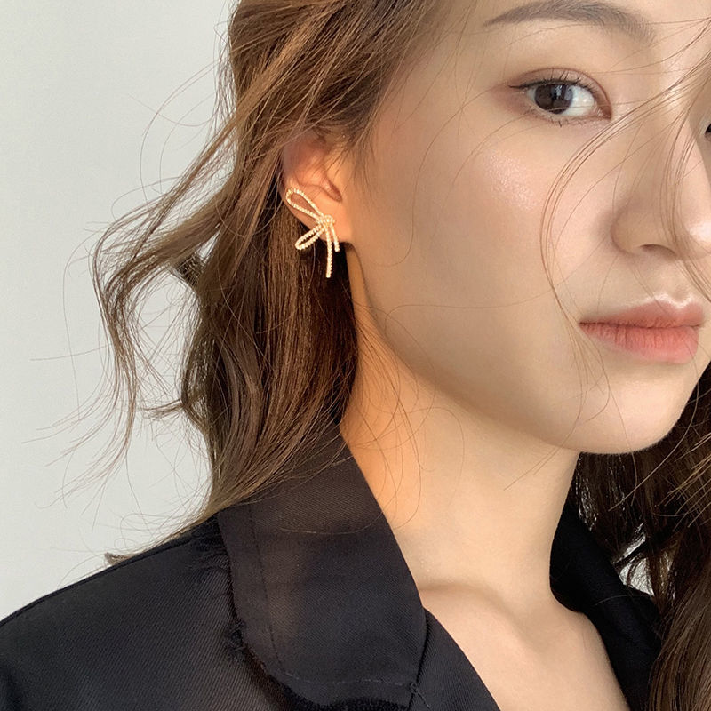 "21 Summer Flower 925 Silver Needle Stud Earrings for Women 2022 New Style Earrings, elegant and high-end, with a niche design sense. Specification image