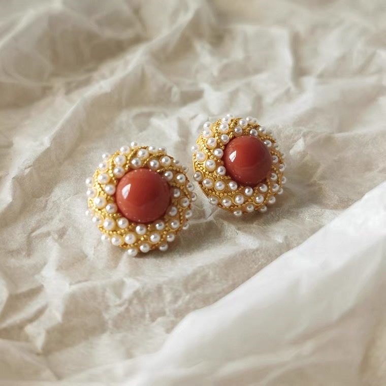 Nan Hong pure silver large stud earrings, women's pearl, retro, niche design, high-end and elegant earrings, light luxury 1130 agate earrings