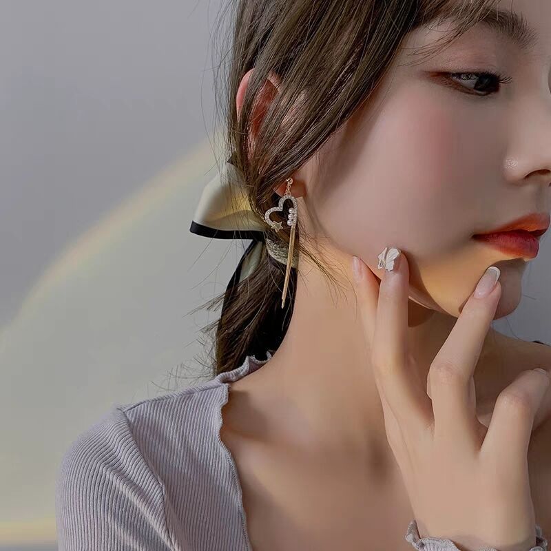 Summer Flower 925 Silver Needle Stud Earrings for Women 2022 New Style Earrings, elegant and high-end, Niche Design sense, Ding Die -008 Specification image