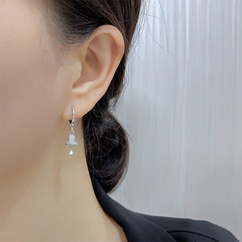 Summer Flower 925 Silver Needle Stud Earrings for Women 2022 New Style Earrings, elegant and high-end, with a niche design sense Specification image