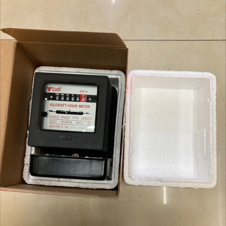 电度表/家用电表/精准家用电表白底实物图