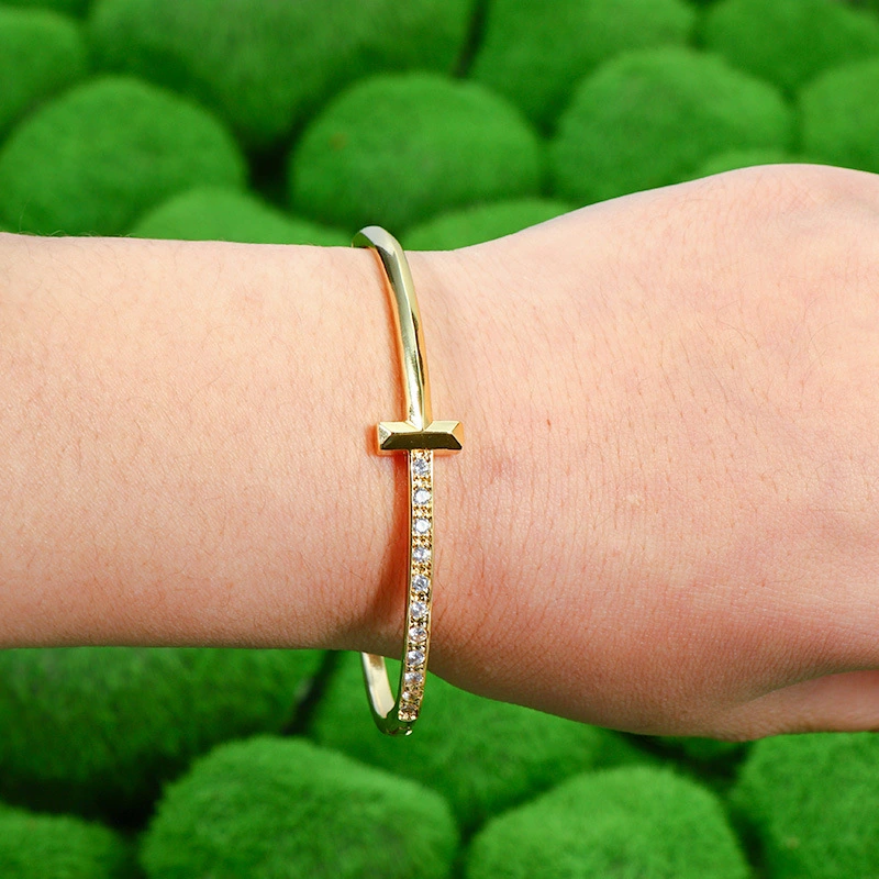 The 2022 new model of copper bracelet with 18k gold plating and slightly inlaid zircon in Europe and America, individually packaged detail image 5