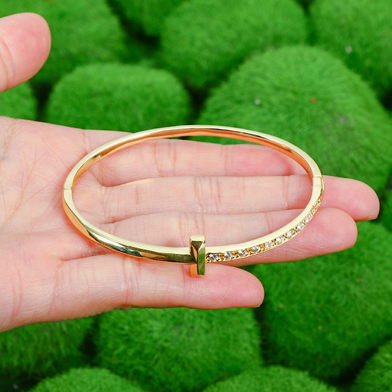 The 2022 new model of copper bracelet with 18k gold plating and slightly inlaid zircon in Europe and America, individually packaged detail image 6