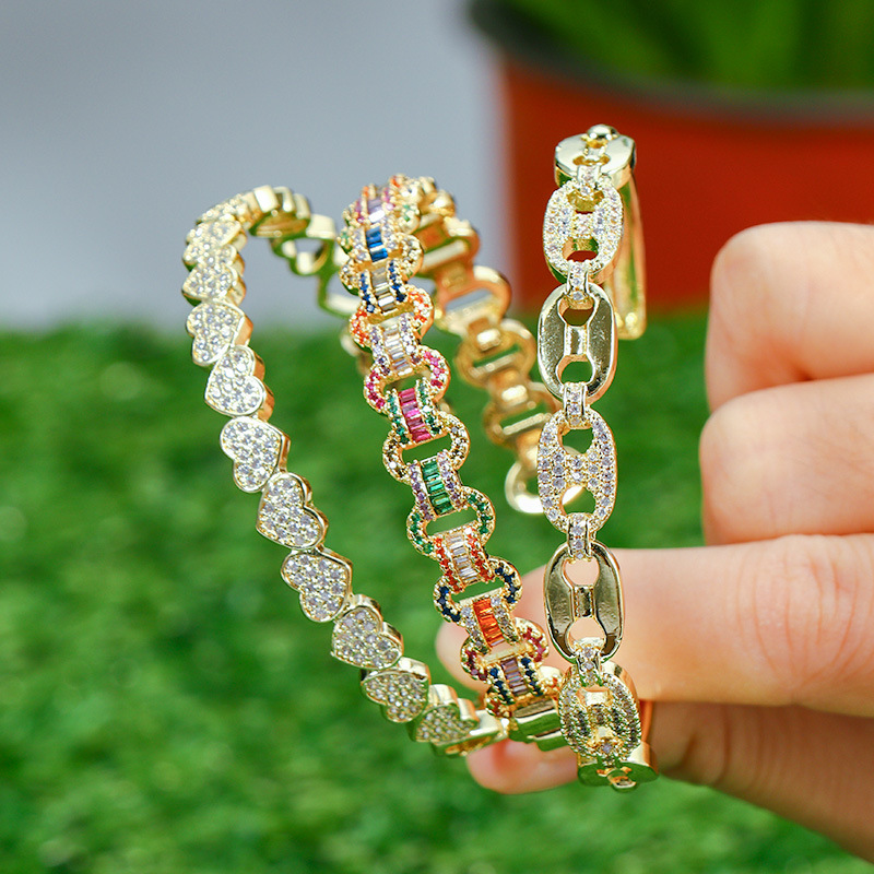 Copper-plated 18k gold slightly inlaid zircon heart-shaped bracelet, a best-selling product in Europe and America, 2022 new style bracelet, individual packaging detail image 7