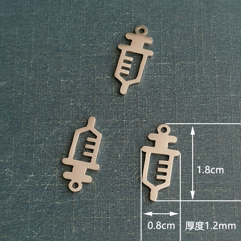 diy wholesale of popular foreign trade jewelry accessories, syringes, medical equipment, needle tubes, stainless steel necklaces, titanium steel pendants detail image 2
