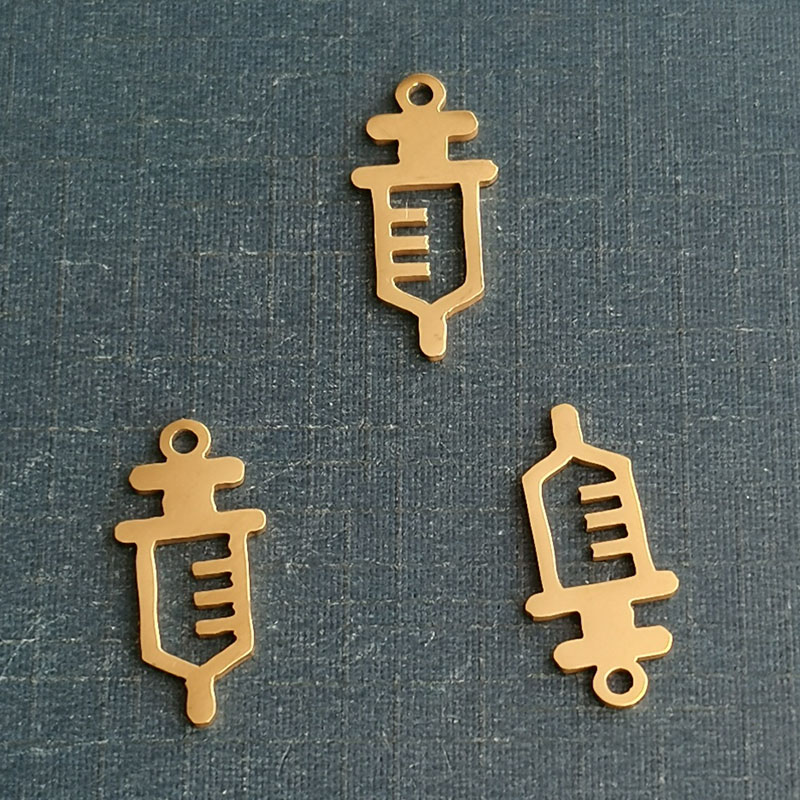 diy wholesale of popular foreign trade jewelry accessories, syringes, medical equipment, needle tubes, stainless steel necklaces, titanium steel pendants detail image 4