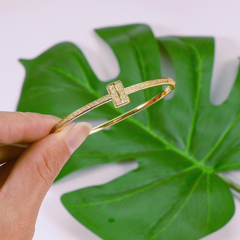 2022 New style jewelry: European and American copper inlaid zircon, personalized ins style light luxury rectangular diamond-encrusted bracelet detail image 6