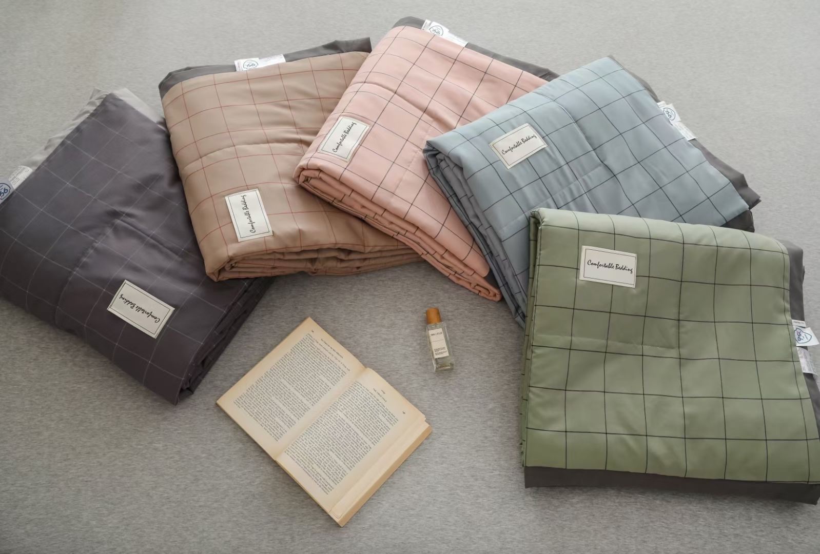 Antibacterial Silk Grid Washed Summer Quilt With Air Conditioning full figure