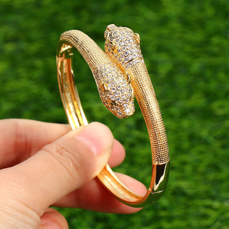 The 2022 new luxury copper-plated 18K gold zircon double-headed leopard bracelet, a bestseller in Europe and America