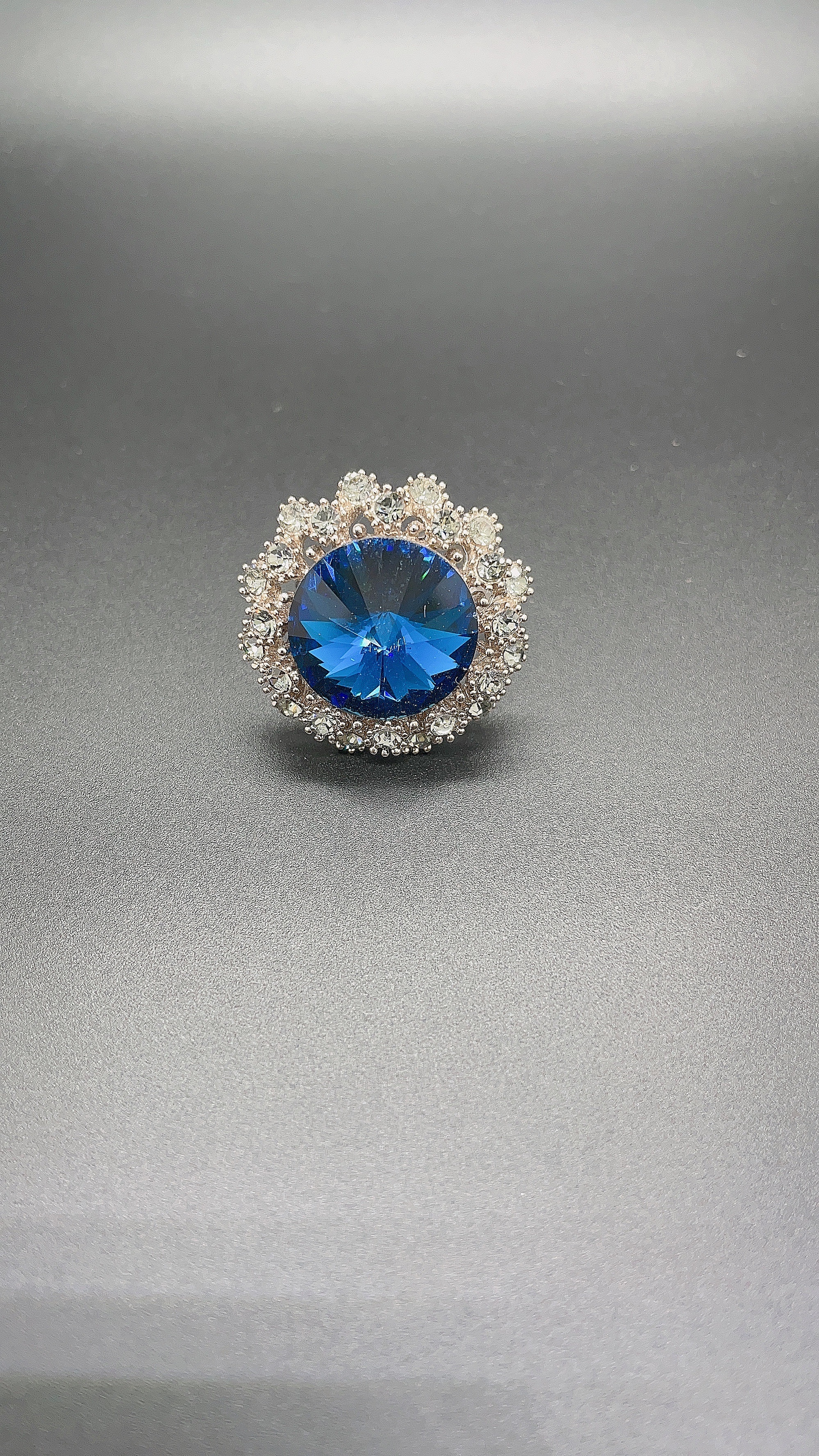 Circular lace glass alloy ring