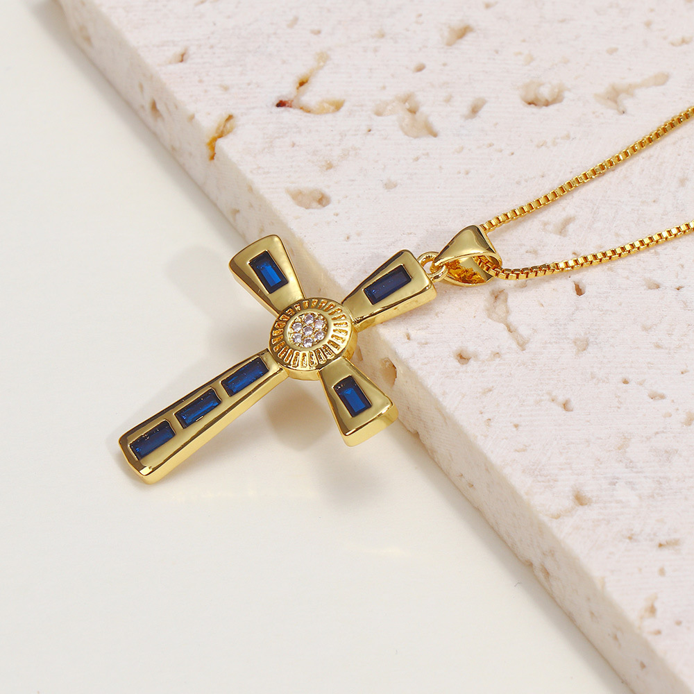 The 2022 cross-border new gemstone pendant necklace is in a fashionable and ins style with gemstones set inside detail image 2