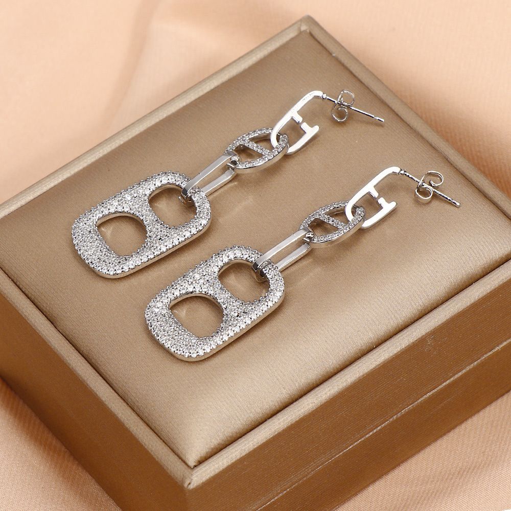 European and American cross-border style pig nose earrings, oval geometric micro-inlaid zircon exaggerated earrings, ring earrings, women's style detail image 2