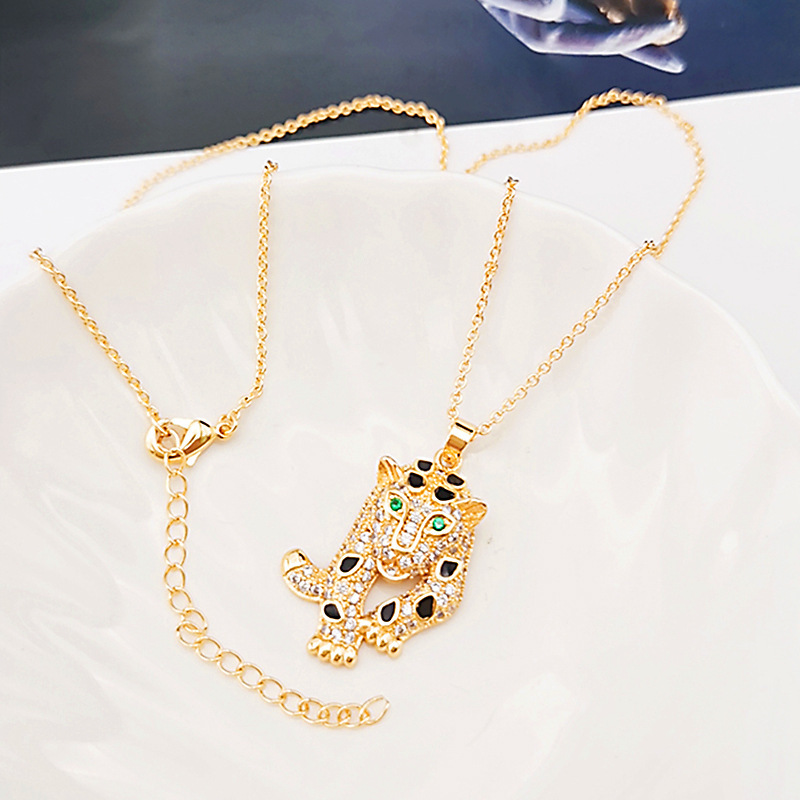 Cross-border foreign trade hot-selling trendy leopard girl accessory necklace set with micro-inset zirconium earrings details Picture