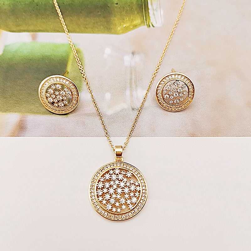 A factory of fashionable and versatile micro-inlaid zircon circle star necklaces, pendants and earrings that sell well in Europe and America details Picture