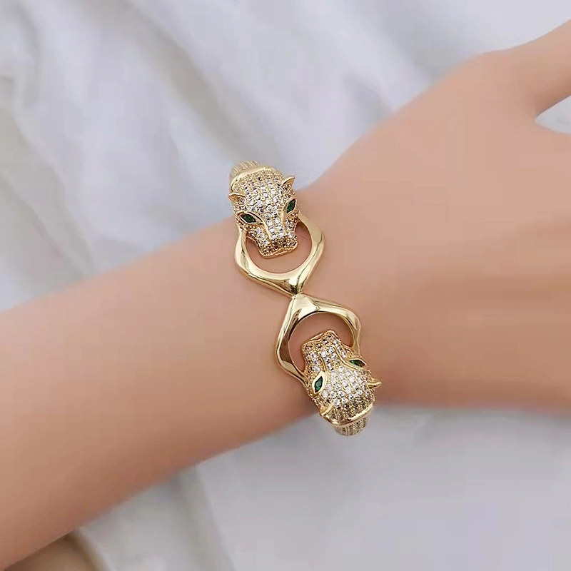 Cross-border e-commerce Amazon European and American zirconium-inlaid double smooth U-shaped leopard head cross bracelet detail image 3