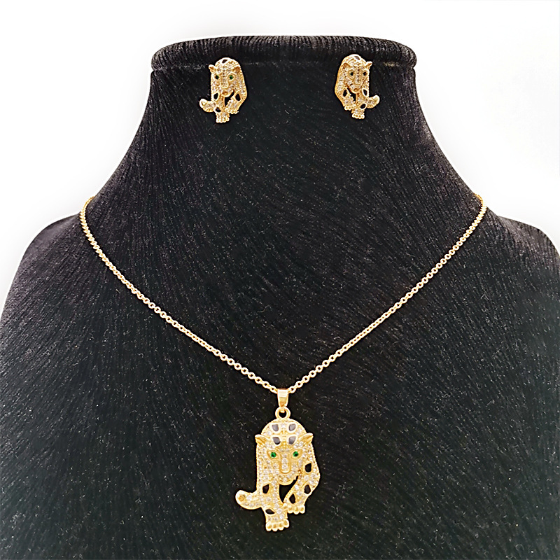 Cross-border foreign trade hot-selling trendy leopard girl accessory necklace set with micro-inset zirconium earrings detail image 4