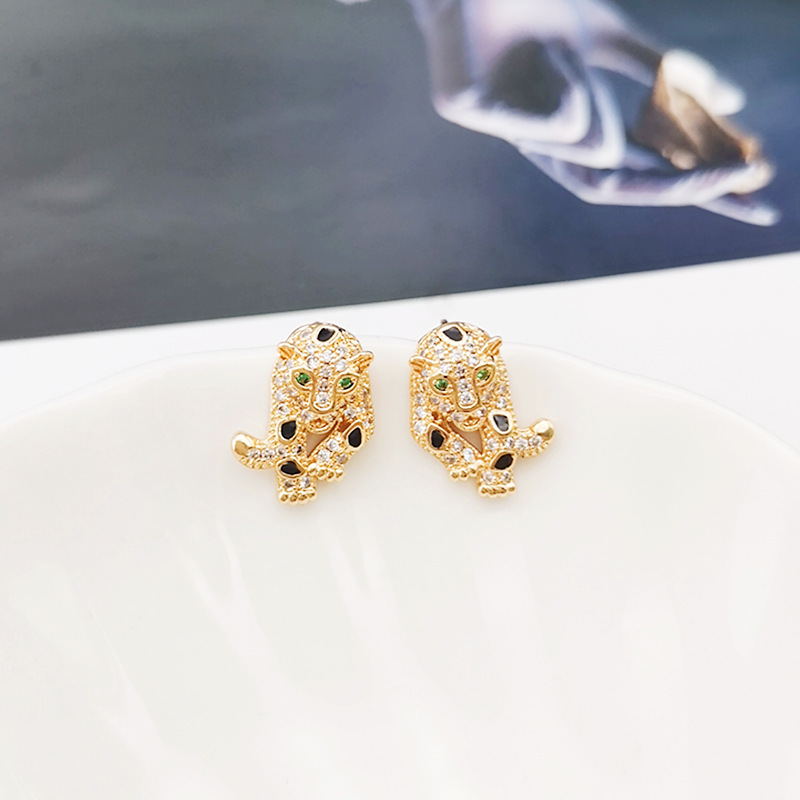 Cross-border foreign trade hot-selling trendy leopard girl accessory necklace set with micro-inset zirconium earrings detail image 3