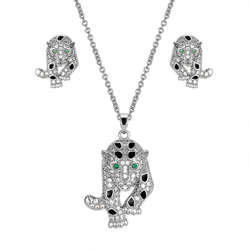 Cross-border foreign trade hot-selling trendy leopard girl accessory necklace set with micro-inset zirconium earrings detail image 5