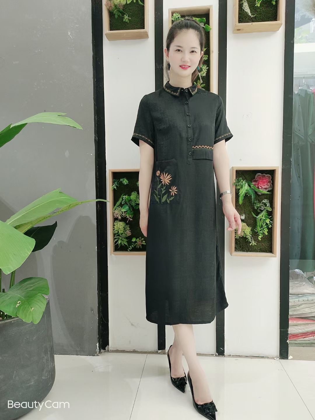 Black dress Specification image
