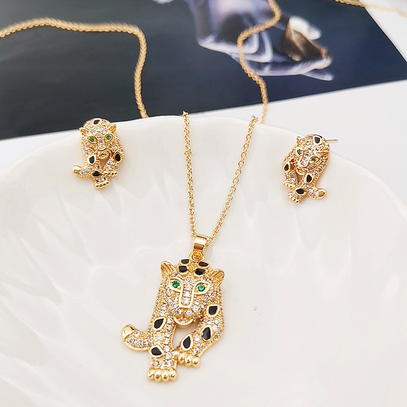 Cross-border foreign trade hot-selling trendy leopard girl accessory necklace set with micro-inset zirconium earrings