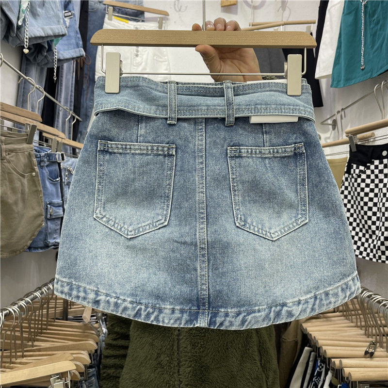 女士短裤/牛仔短裙/包臀裙白底实物图