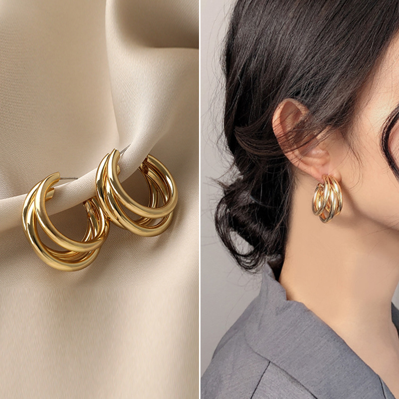 Factory direct sales of wrought iron pressed earrings, pendants, rough accessories, jewelry accessories, popular bestsellers, classic European and American brand iron metal hollow tube earrings detail image 6