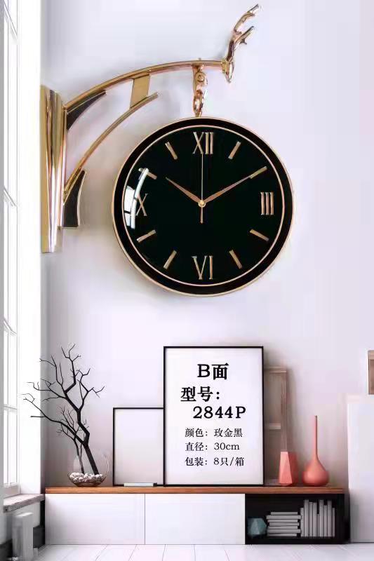 Double-sided clock details Picture
