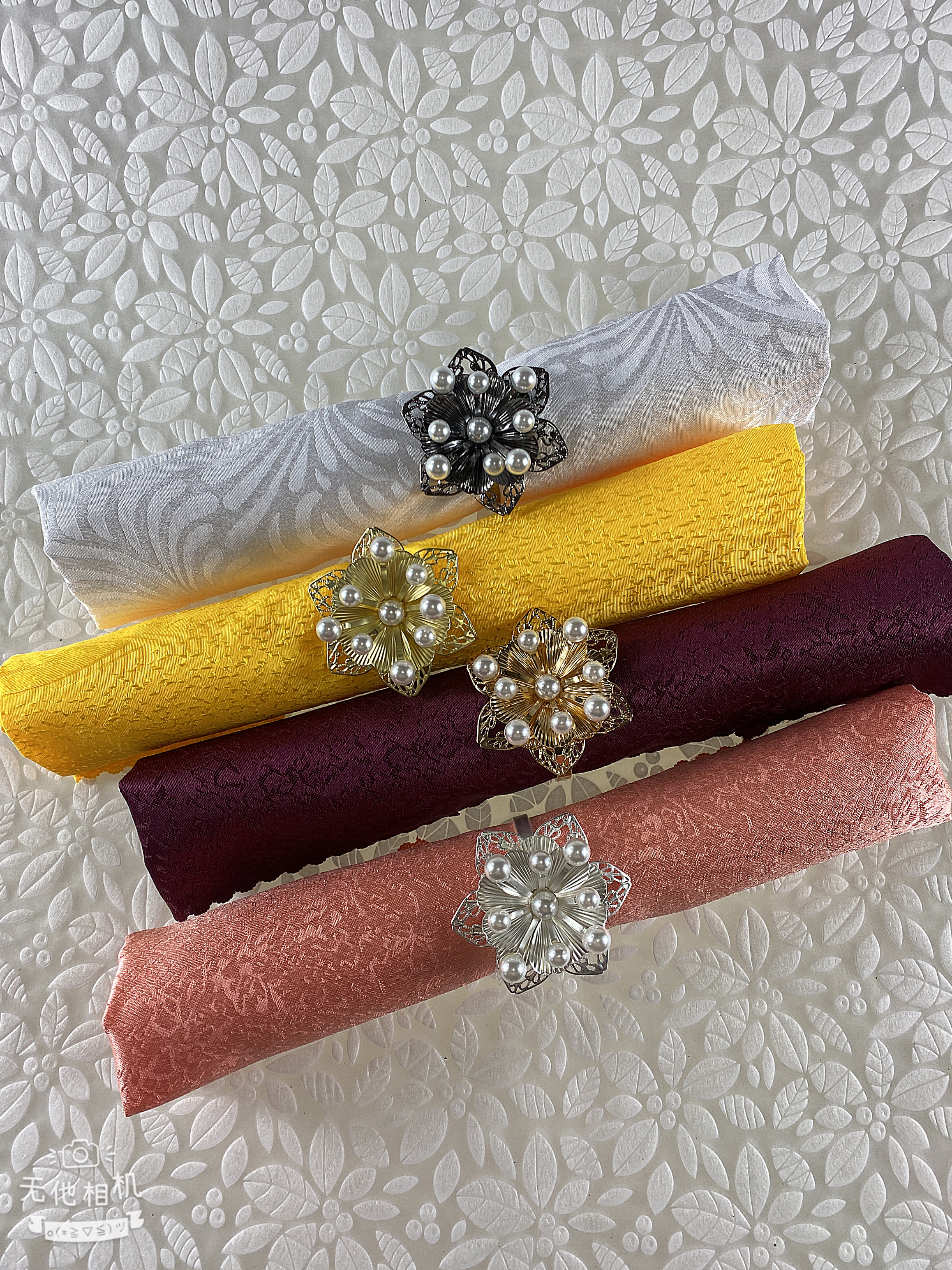 أزرار المناديل، حلقات المناديل، زخرفة الفنادق، لوازم حفلات الزفاف، الزينة.