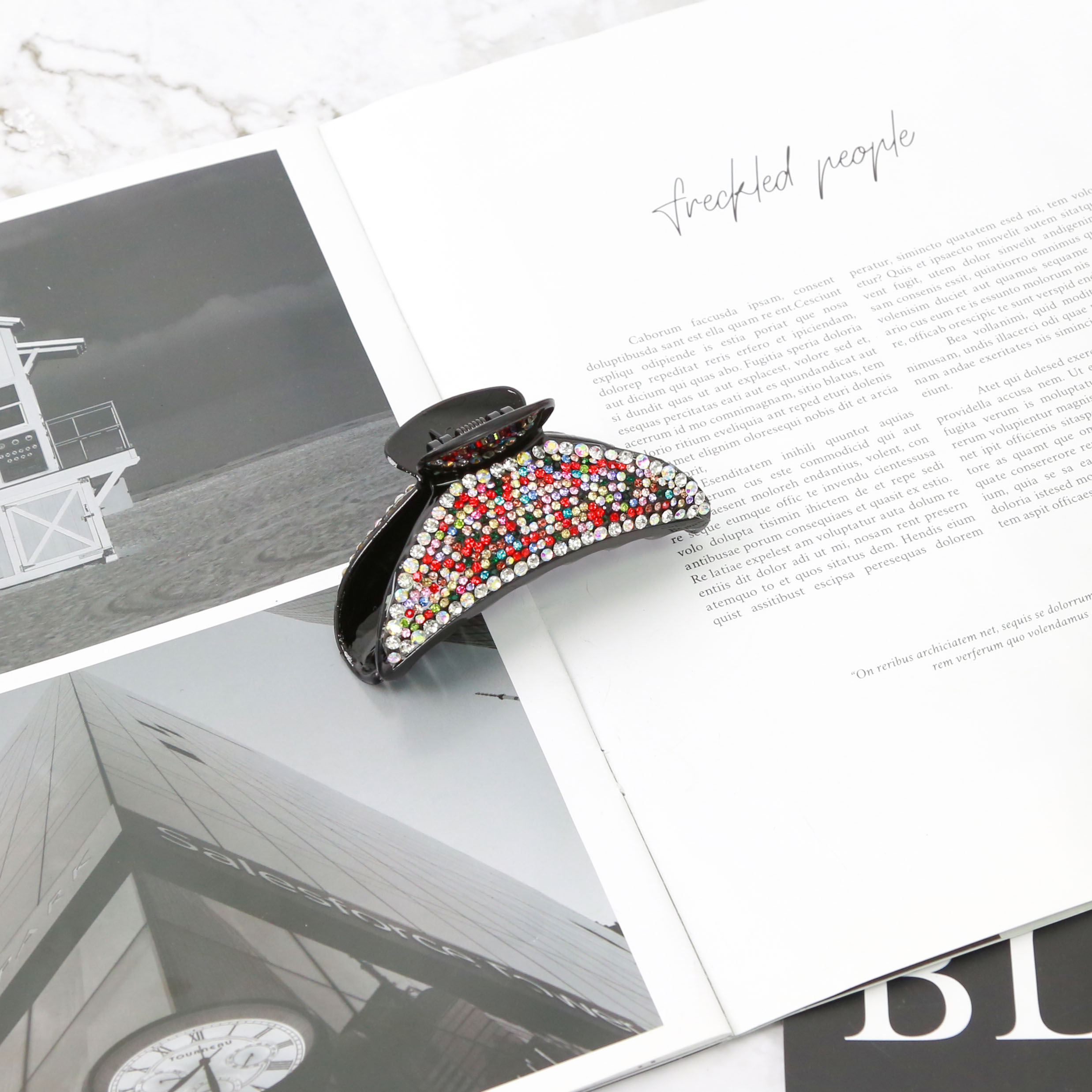 The same style of hair accessories as Dongdaemun in South Korea: women's hair clips, rhinestone, elegant and stylish, hairpin, updo, hairpin, shark clip headwear details Picture