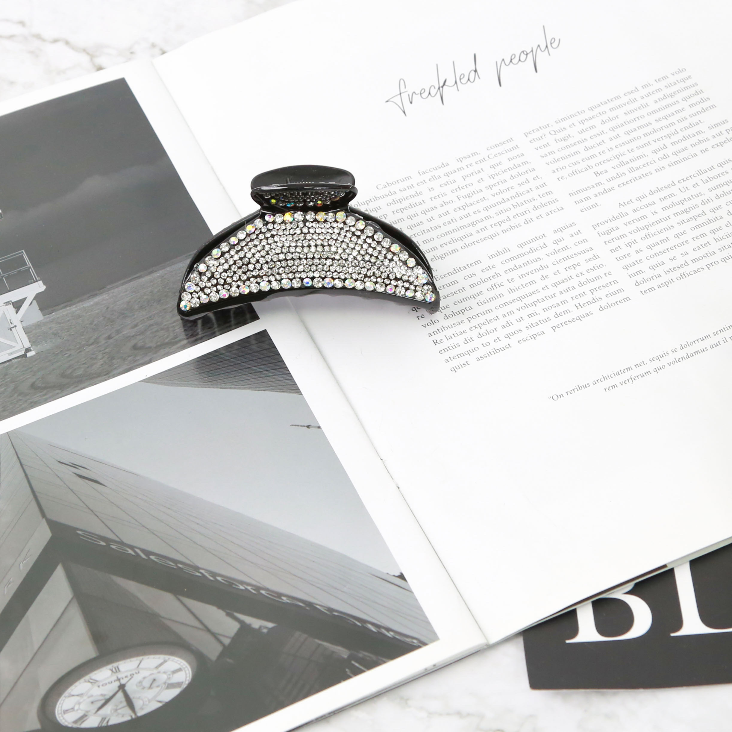 The same style of hair accessories as Dongdaemun in South Korea: women's hair clips, rhinestone, elegant and stylish, hairpin, updo, hairpin, shark clip headwear Application Scenario