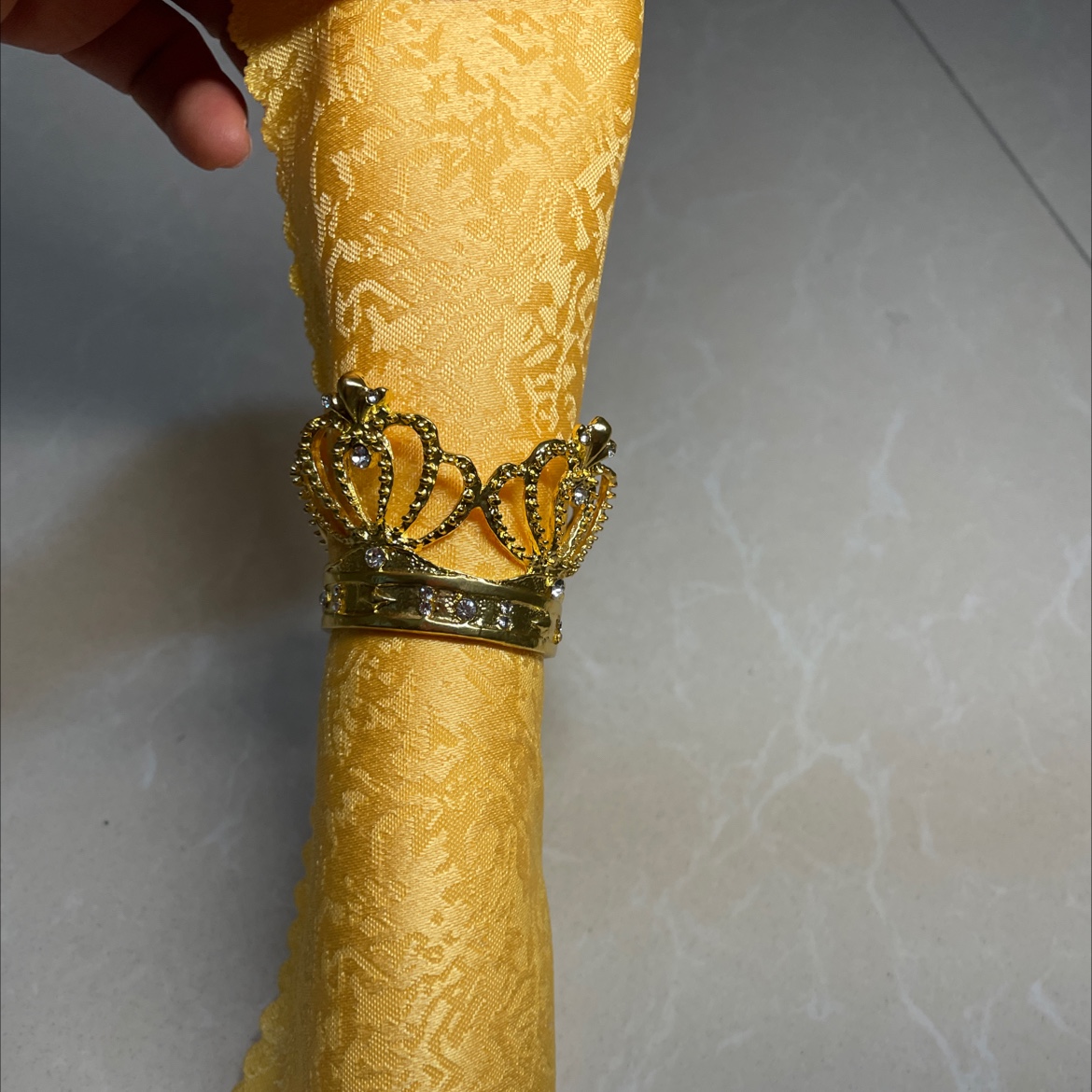 Crown scarf rings, napkin buckles, hotel tableware decorations, accessories. details Picture