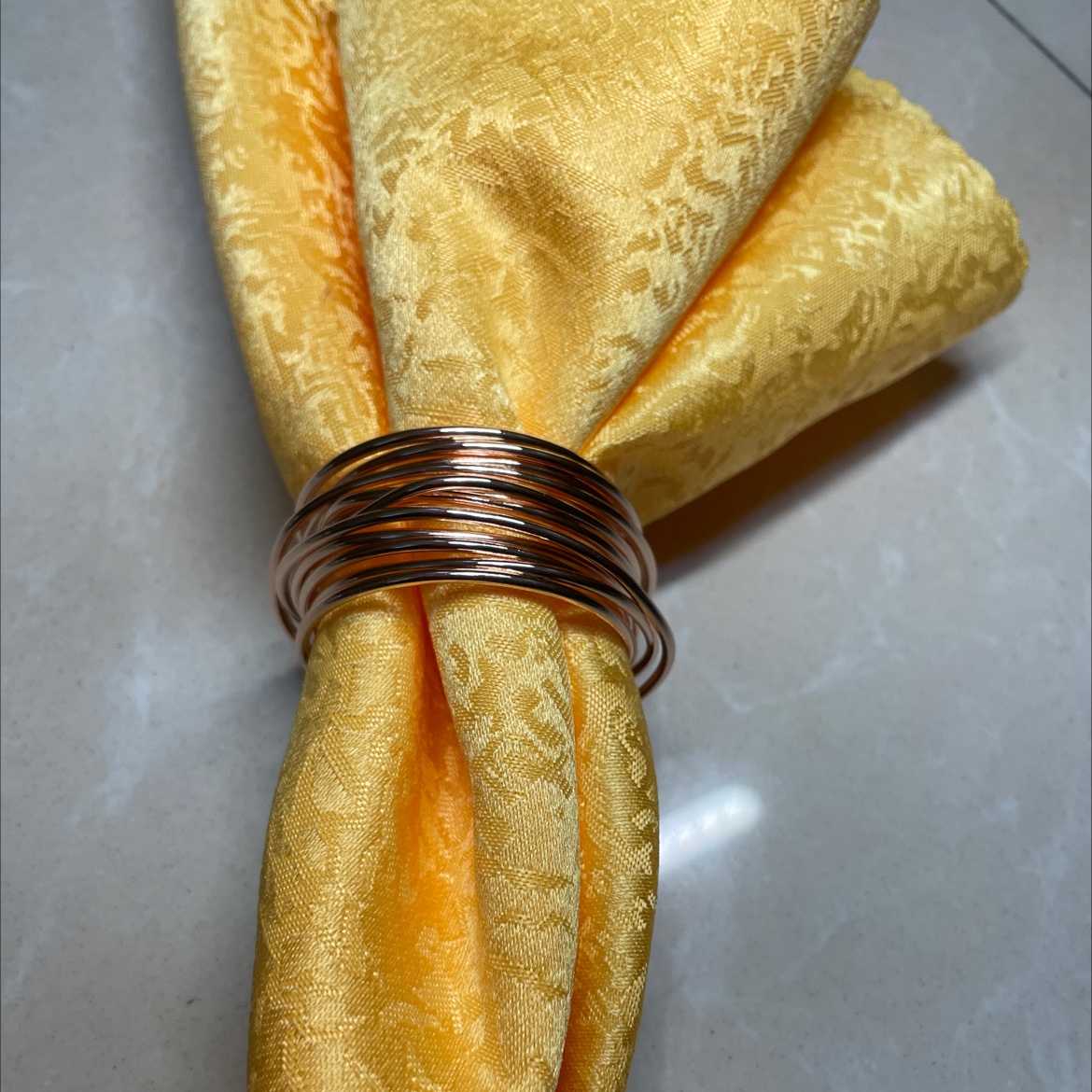 Napkin rings, napkin buttons, accessories, wedding supplies.