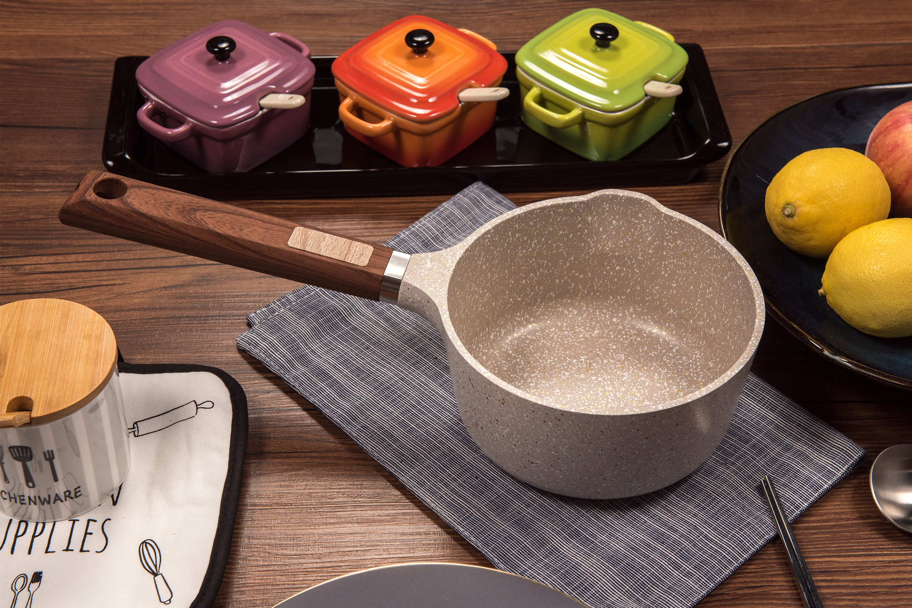 Tourmaline non-stick pan, die-cast aluminum pan, frying pan and soup pot Application Scenario