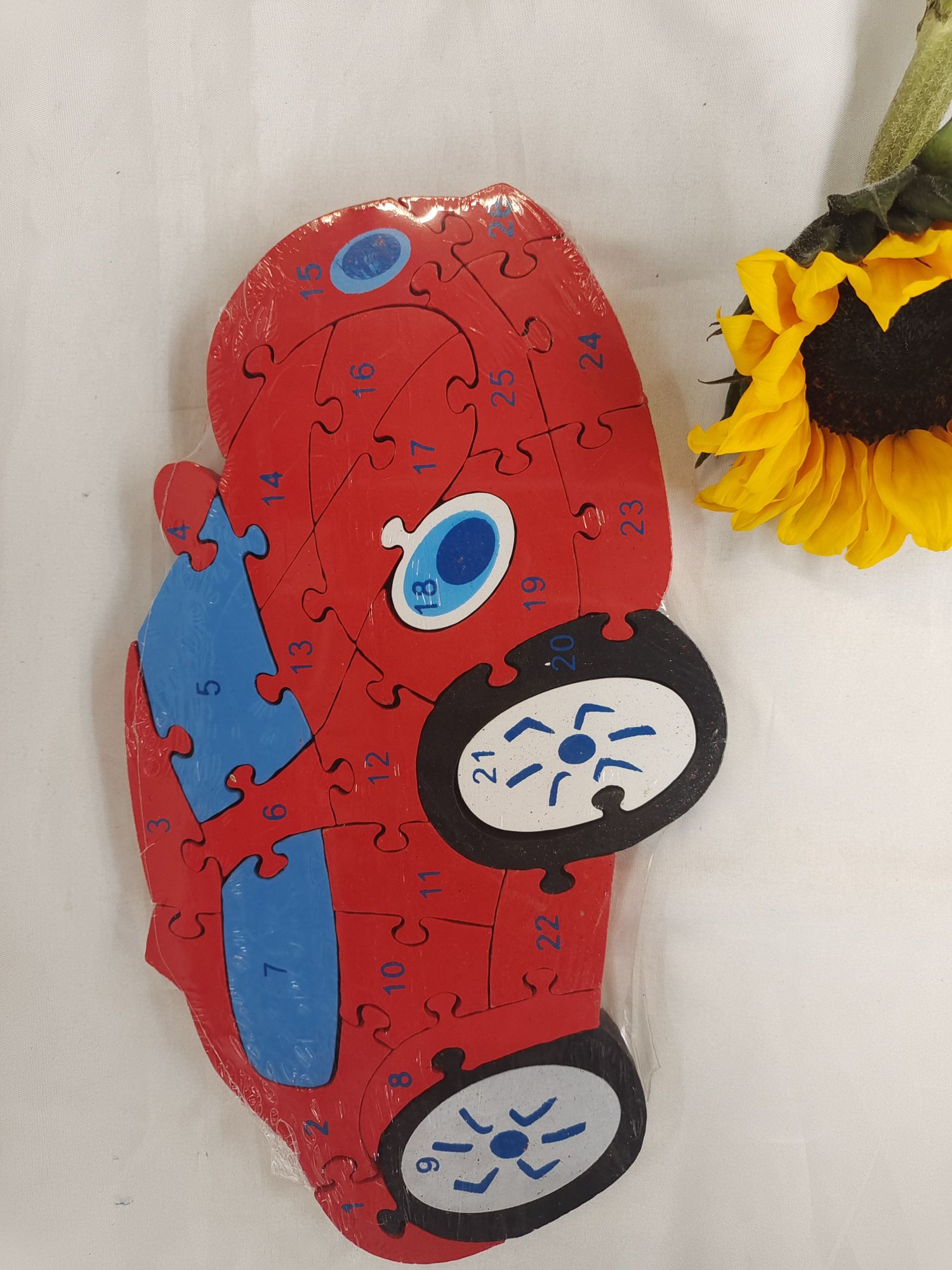 Early education and intelligence teaching aid trolley