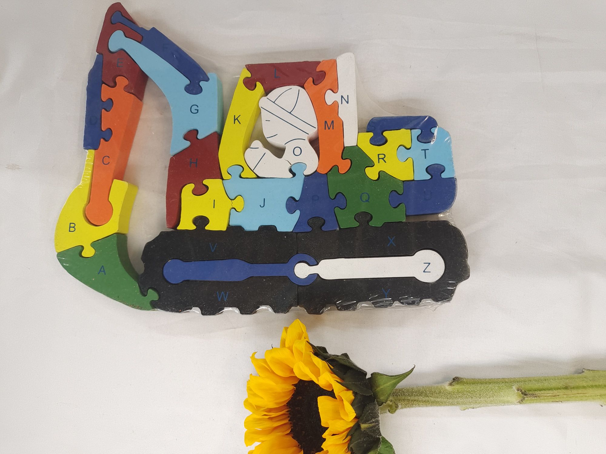 Early education and intelligence teaching equipment excavator