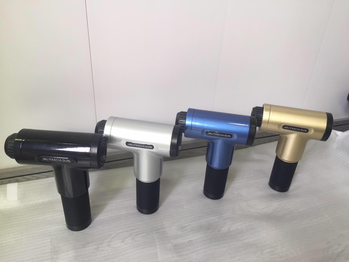 筋膜枪白底实物图
