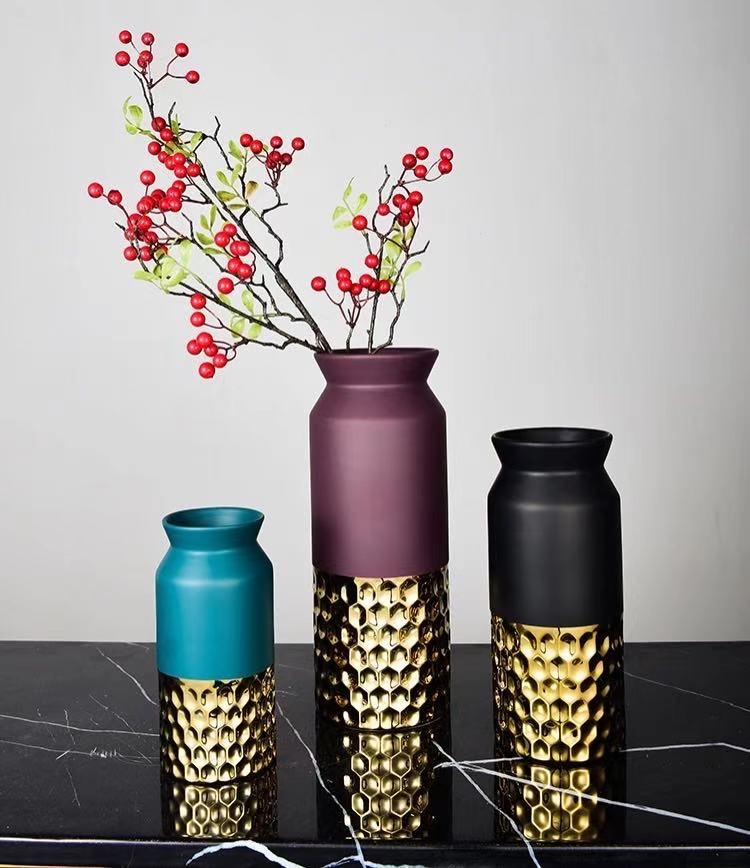 Wholesale of new ceramic vases, wedding soft furnishings, hotel courtyard home decorations, ornaments, handicrafts and gifts details Picture