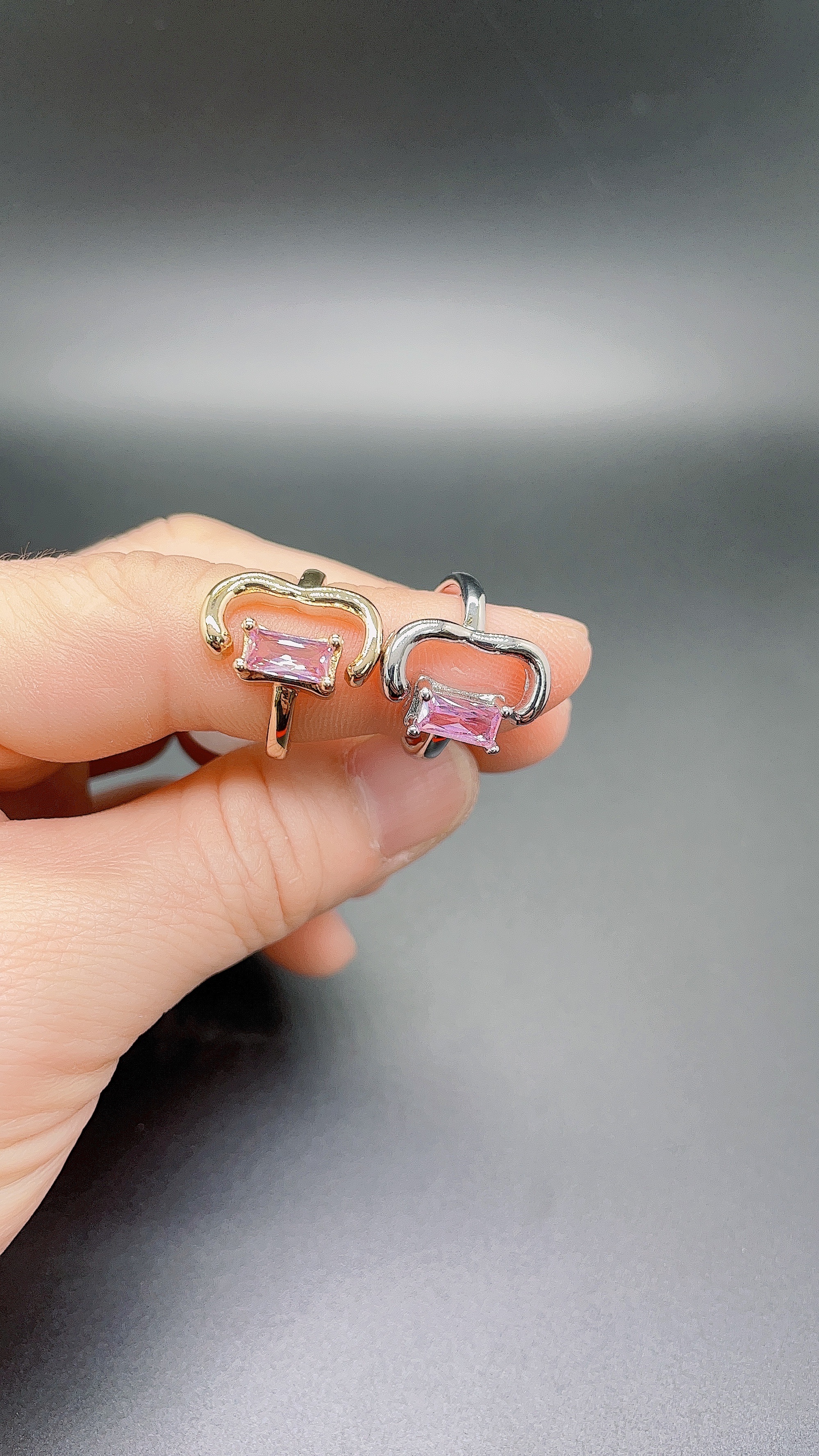 Korean-style fashionable square diamond colored zircon C-shaped gold-plated open women's ring Application Scenario