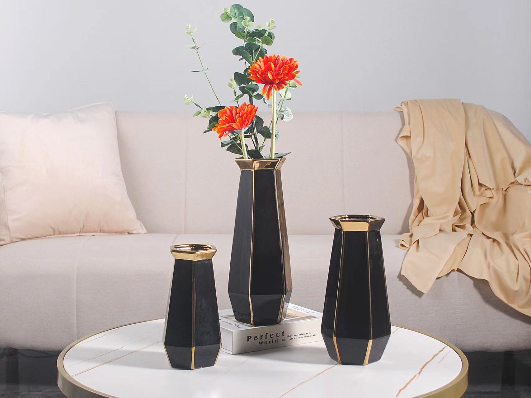 Wholesale of Nordic modern ceramic vases, flower vases, home wedding soft furnishings, hotel courtyard ornaments, handicrafts and gifts detail image 3