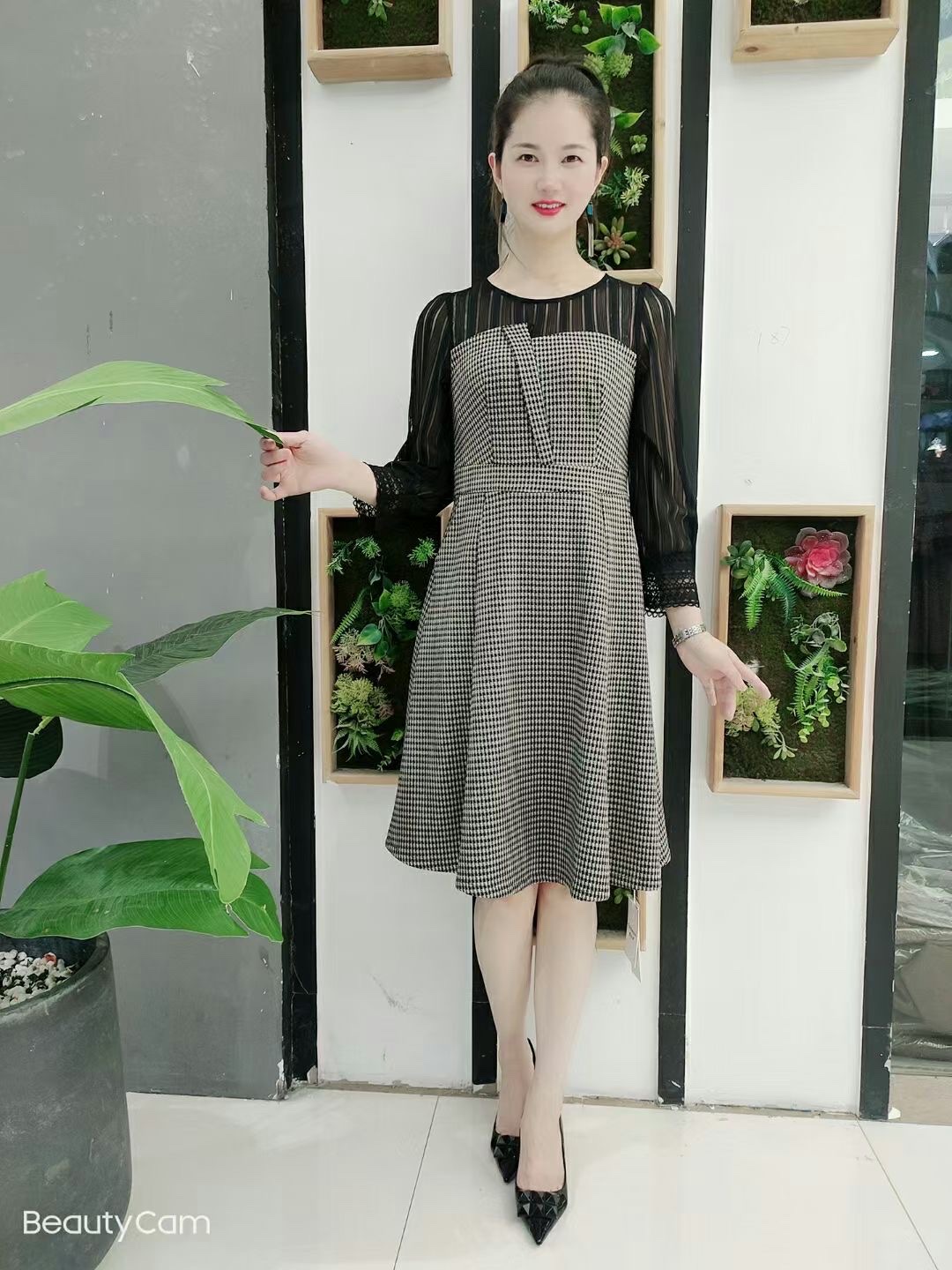 Dress 5 Specification image
