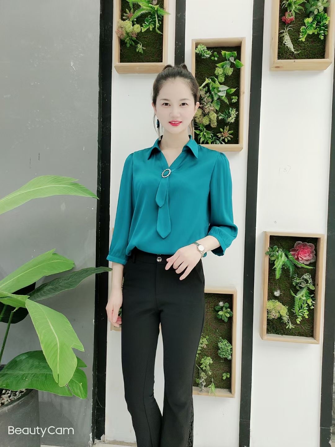 Clothing 2 details Picture