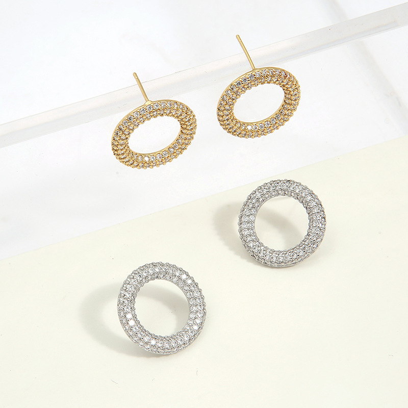 Aliexpress full-diamond round earrings for women, geometric round ear rings, ear studs, copper gold-plated gold ear ring accessories Application Scenario