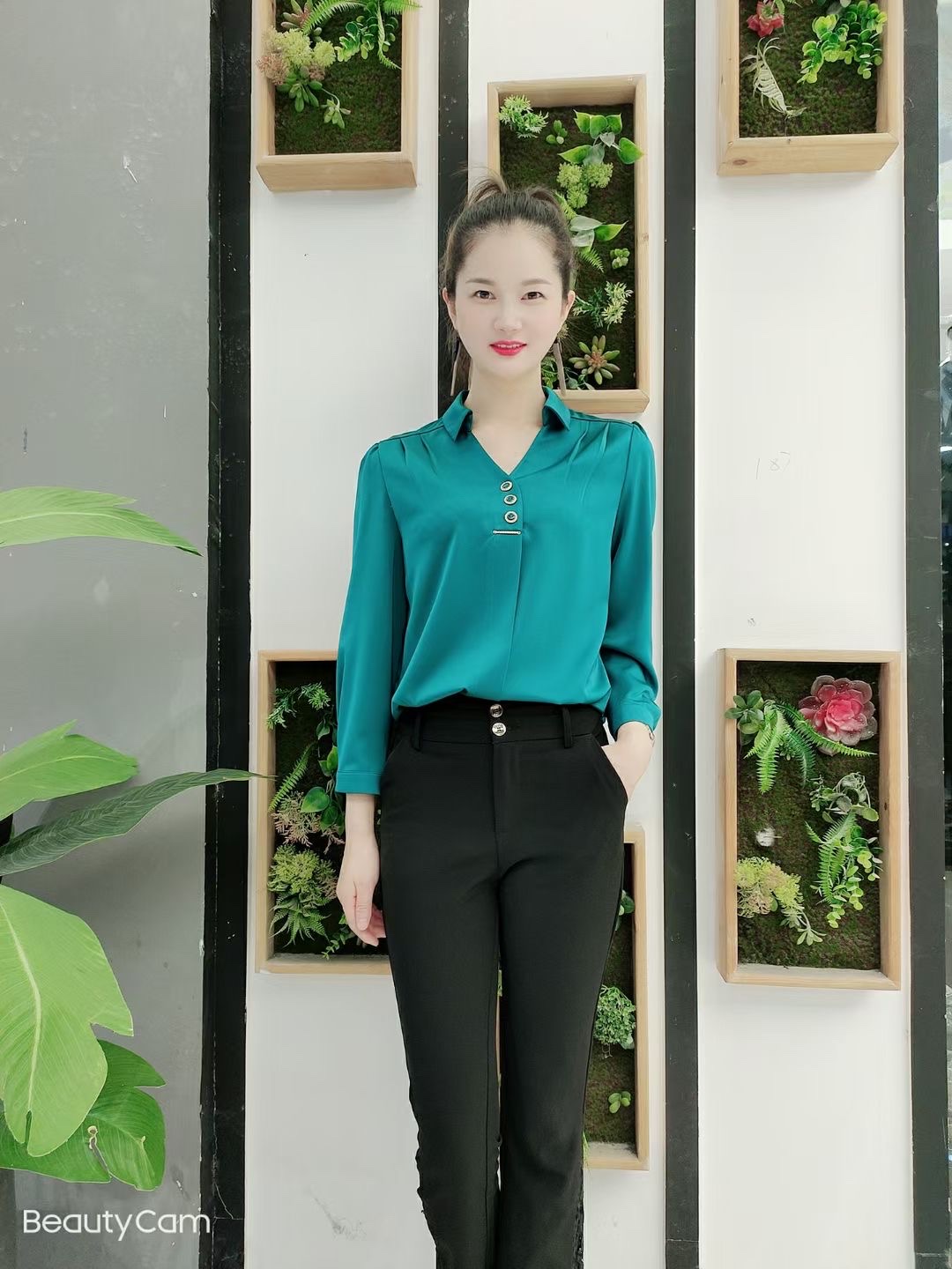 Clothing 5 details Picture